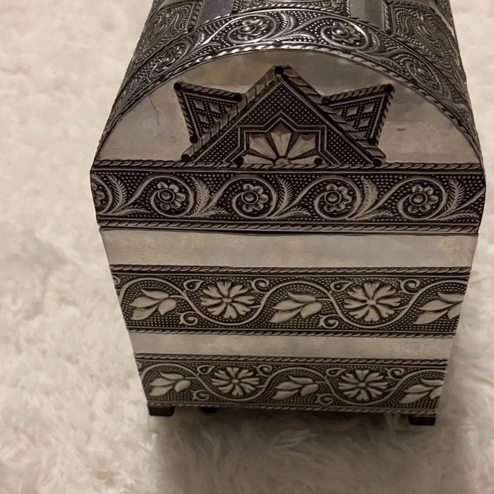 Brighton Silver Elephant Motif Jewelry Chest on rollers
